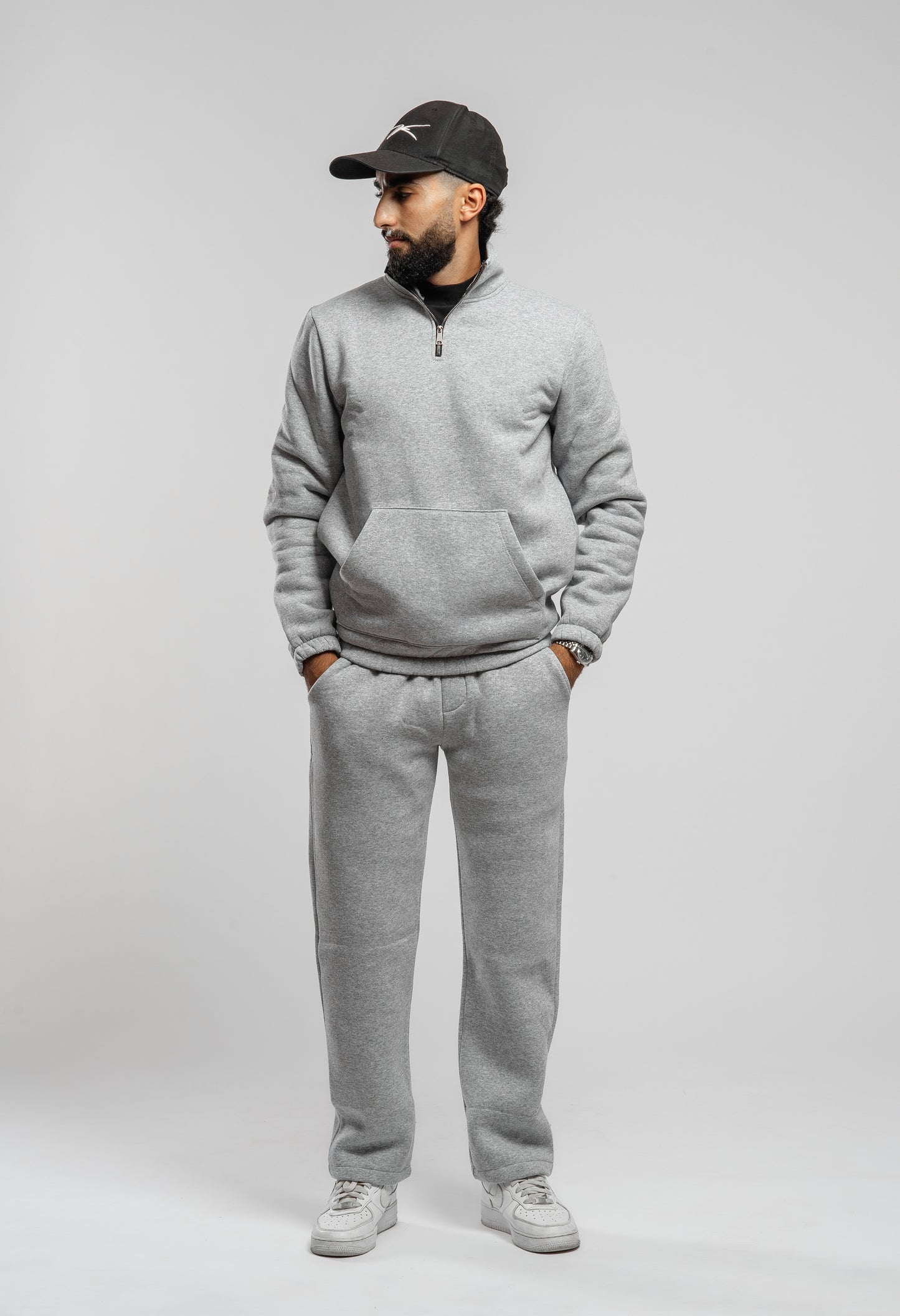 Joggers casuales con cuello alto - Gris