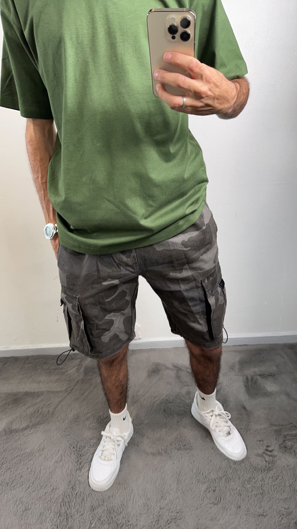 Shorts tipo cargo - Militar