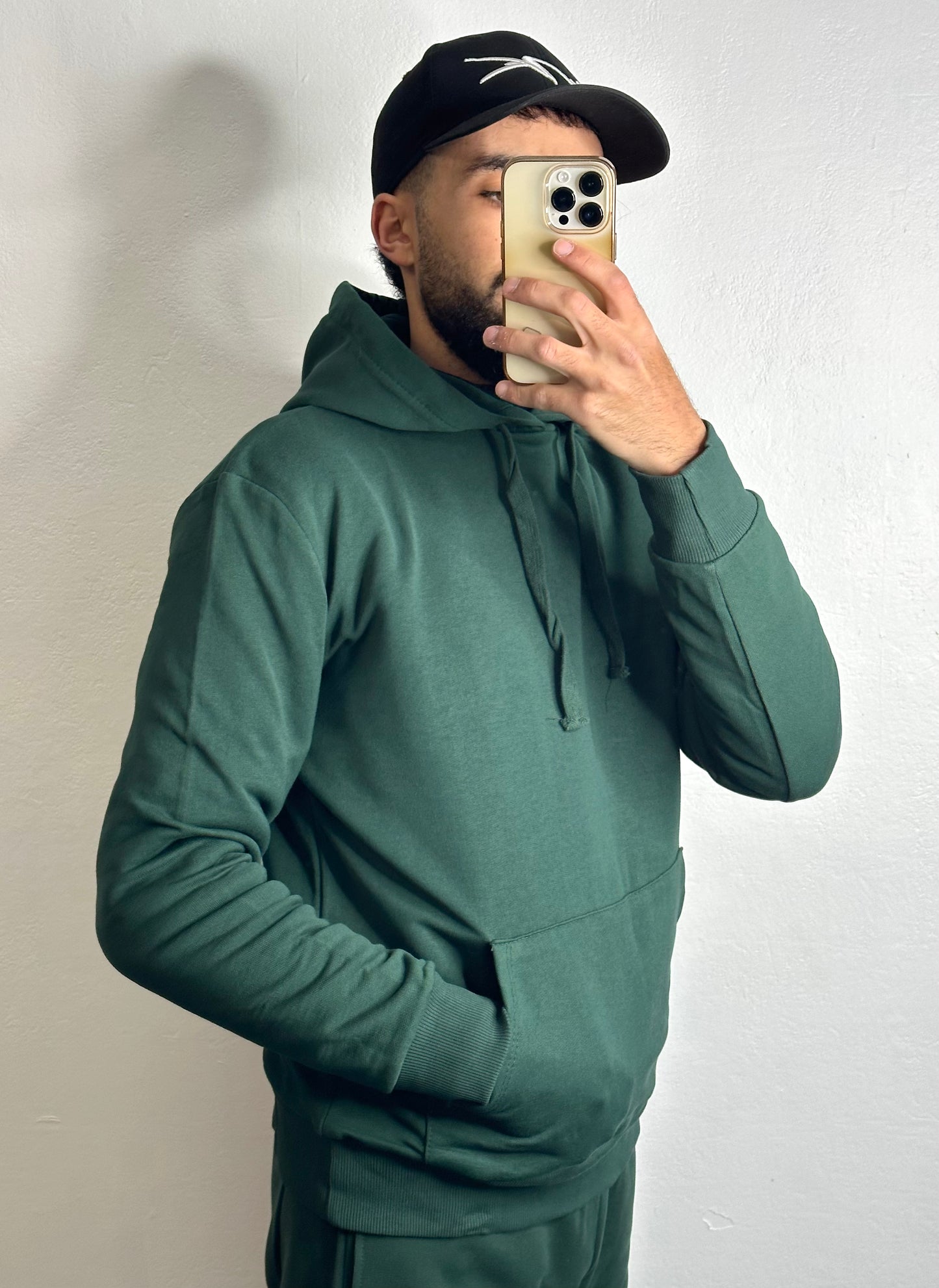 Sweat à capuche vert, éclat de couleur pour un style street vivifiant.